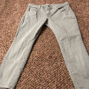 Universal Thread Jeans. Size 12/31